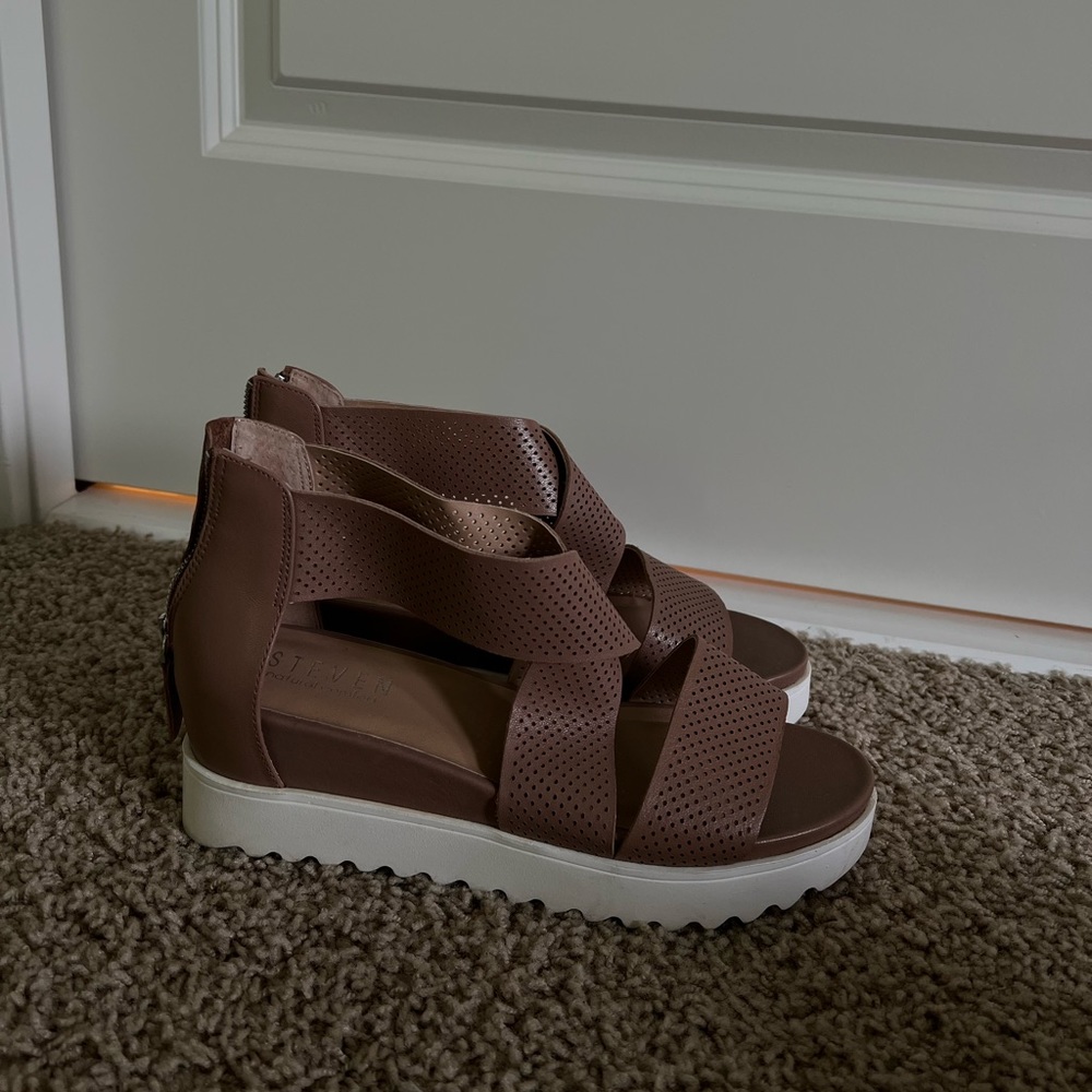 Steven by Steve Madden Brown Platform Sandals size 8.5/9